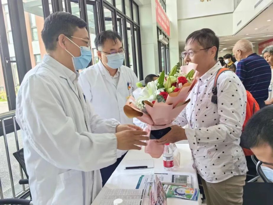 浦東啟動(dòng)首個(gè)腎病腹透健康咨詢服務(wù) 優(yōu)質(zhì)醫(yī)療資源下沉社區(qū)，惠及居民健康